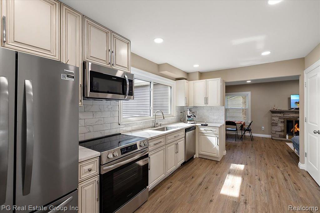 57 ORMSBY, Waterford, MI 48327 — Photo 21
