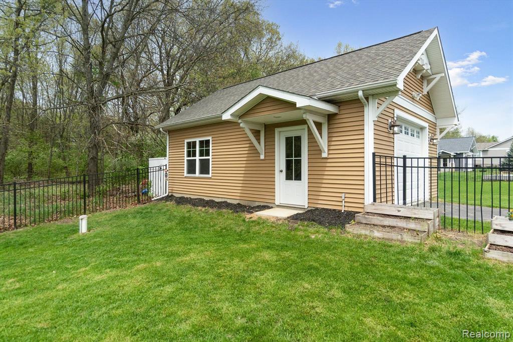 8378 MEADOW CREEK Lane, Pinckney, MI 48169 — Photo 30