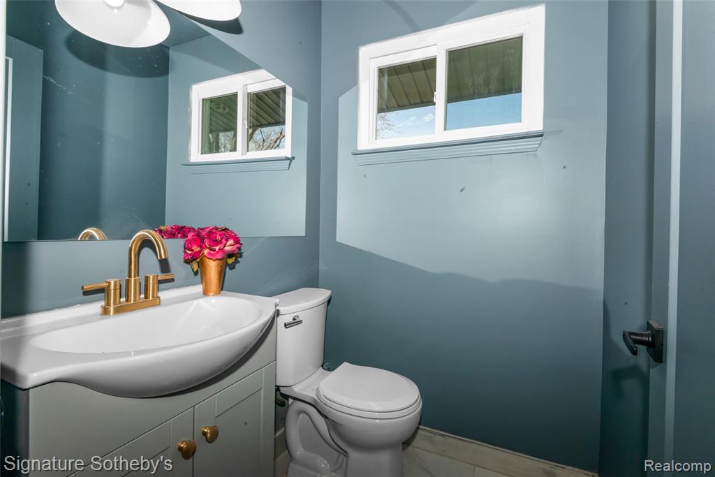 16615 Walcliff Drive, Clinton Twp, MI 48035 — Photo 11