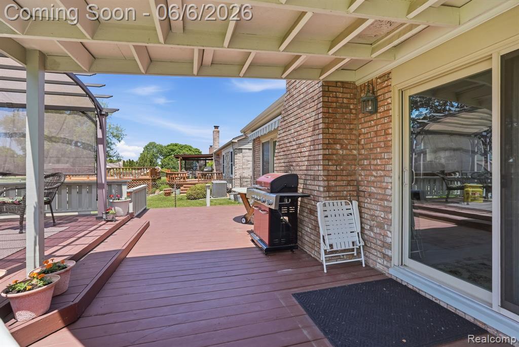 42321 Royal Lane, Clinton Twp, MI 48038 — Photo 37