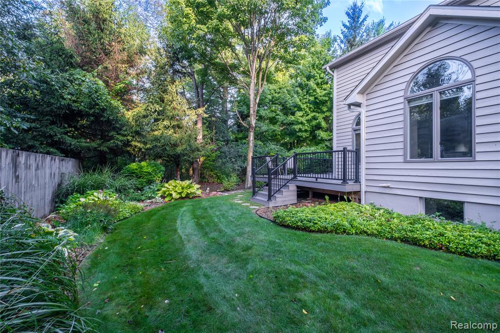 6412 Pinebrook Lane, Burton, MI 48509 — Photo 2