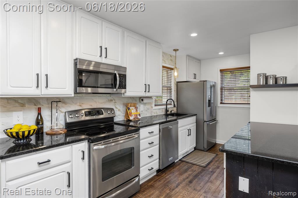 2275 Richwood Road, Auburn Hills, MI 48326 — Photo 14