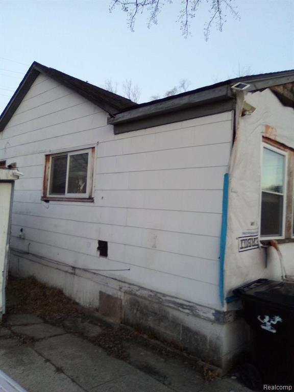 17199 Hamburg Street - Photo 4