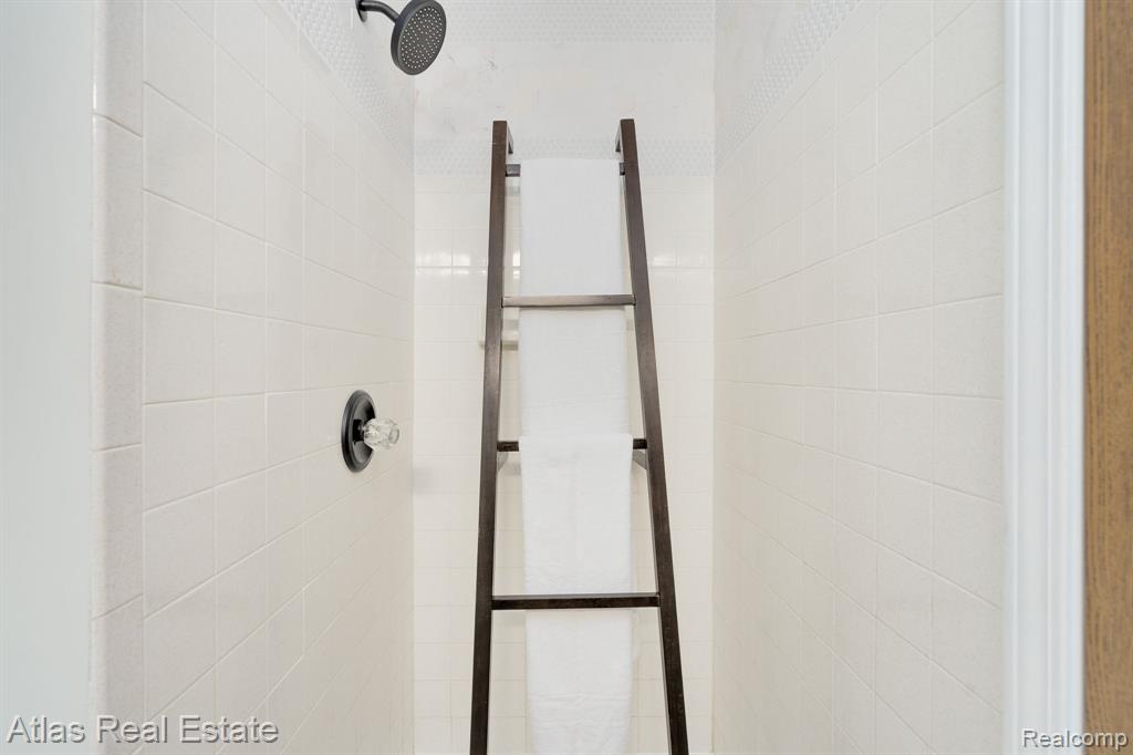 5007 Sandalwood Drive, Grand Blanc, MI 48439 — Photo 25