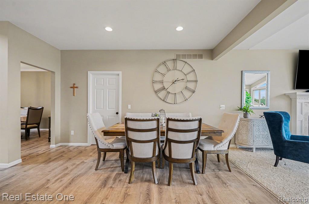 6544 John R Road, Troy, MI 48085 — Photo 11