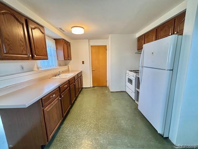 14022 Stoeflet Street, Rockwood, MI — Photo 5