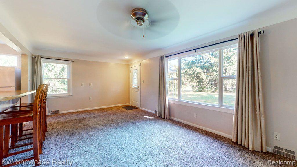 574 YOUNG Road, White Lake, MI 48383 — Photo 12