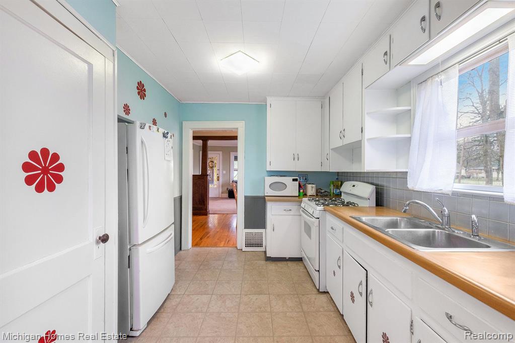 115 PARK Avenue, Holly, MI 48442 — Photo 8