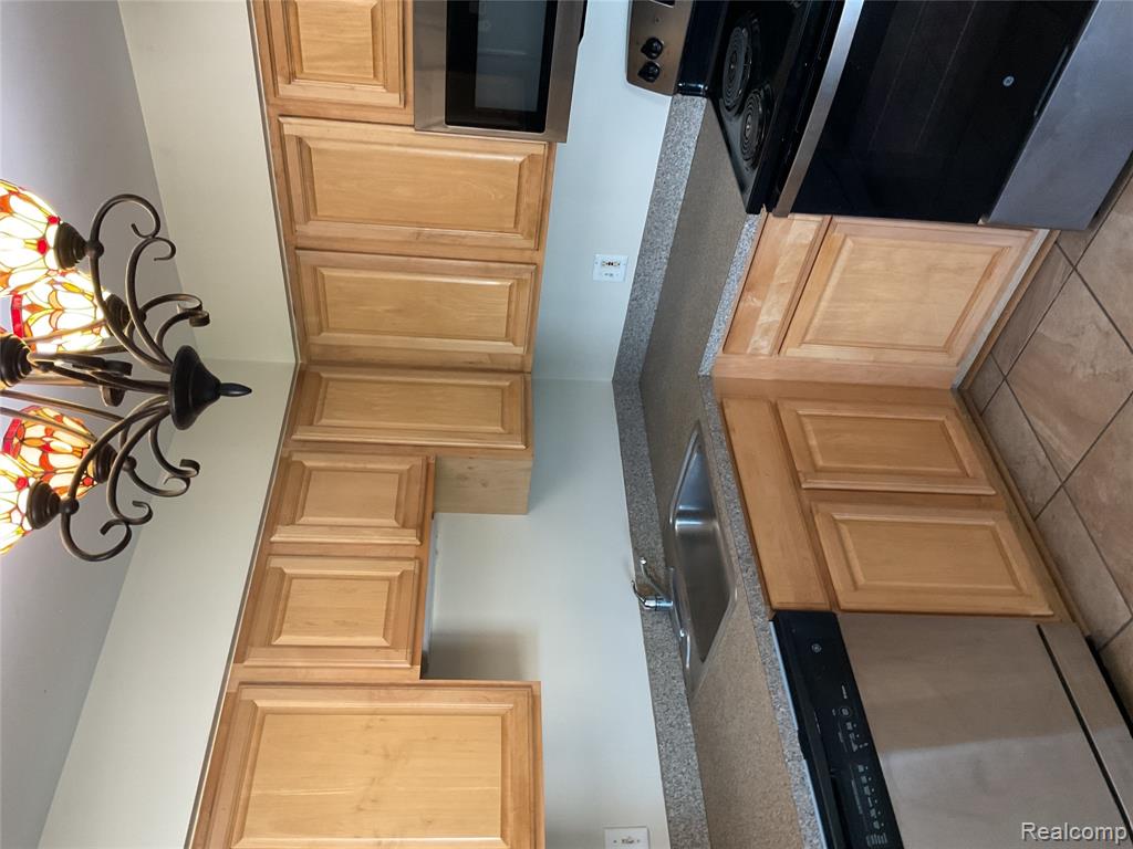 6103 Orchard Lake Road, 203, West Bloomfield, MI — Photo 27