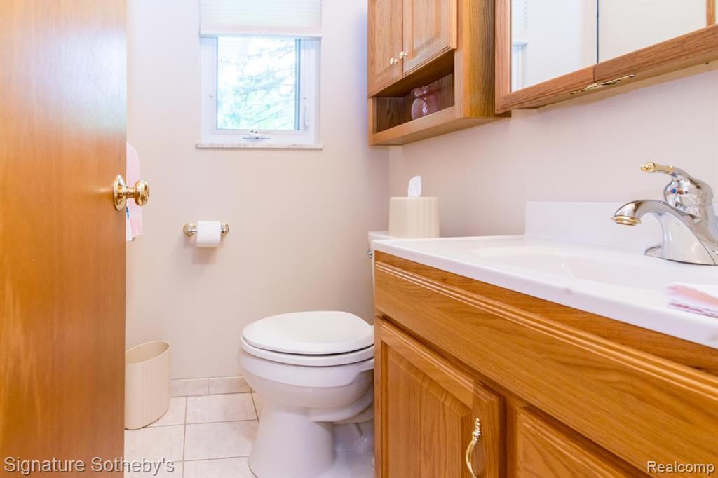 6279 WALKER Court, Troy, MI 48085 — Photo 22