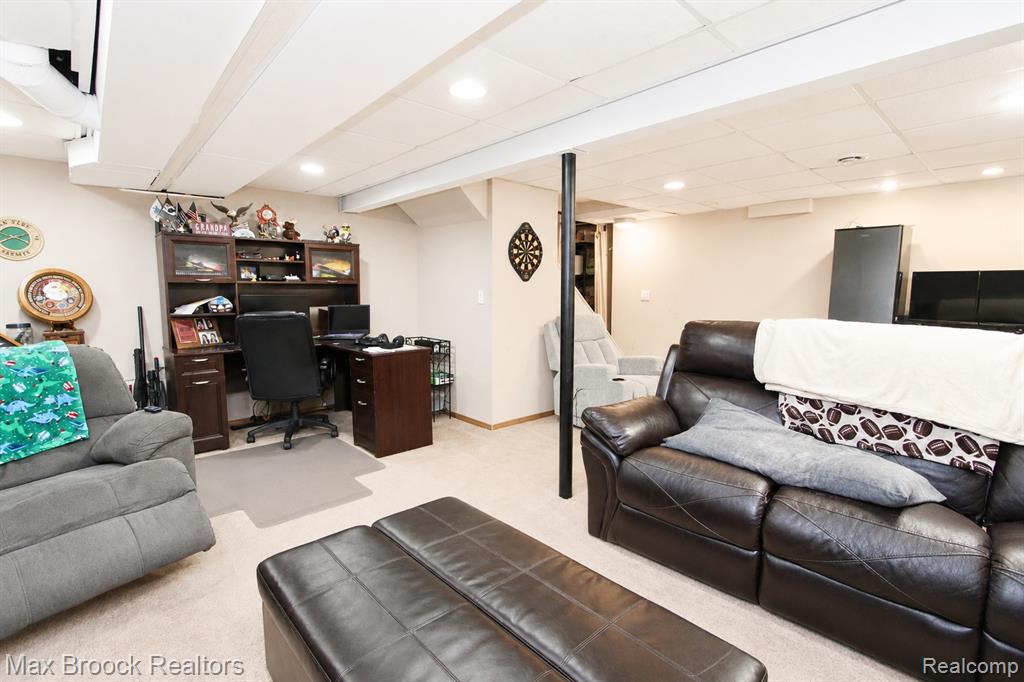 8952 Cynthia Court, Commerce Twp, MI 48382 — Photo 42