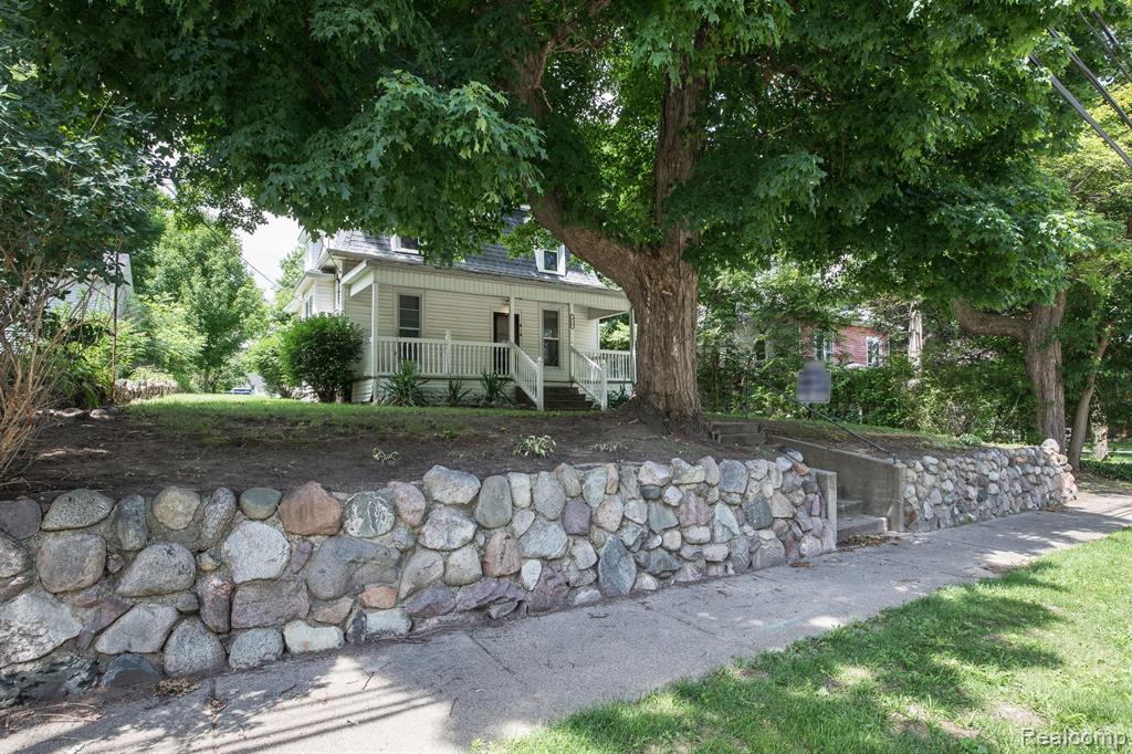 610 S CLINTON Street, Stockbridge, MI 49285 — Photo 27
