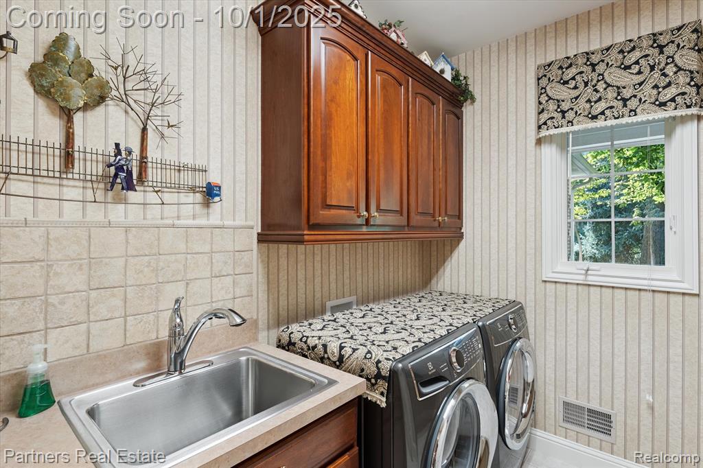 8044 Alta Vista Drive, Pinckney, MI 48169 — Photo 21