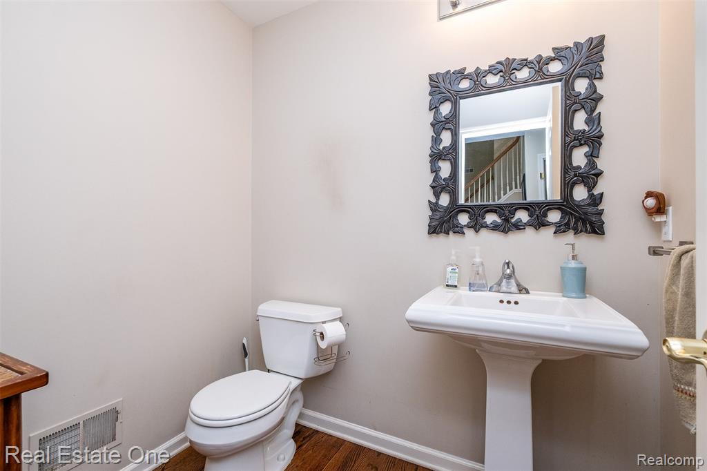5716 Lancaster Lane, Commerce Twp, MI 48382 — Photo 33