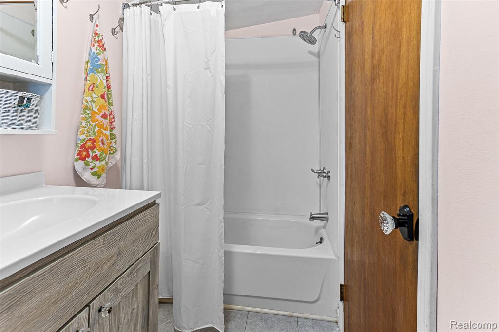 9061 Clinton Street, Holly, MI 48442 — Photo 18