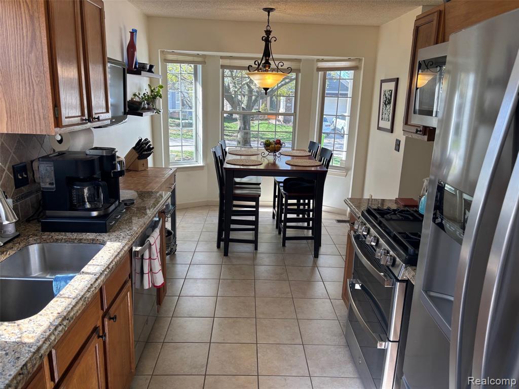 41532 Belden Circle, Novi, MI 48377 — Photo 5