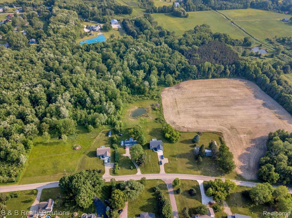 437 Angle Road, Lapeer, MI 48446 — Photo 40