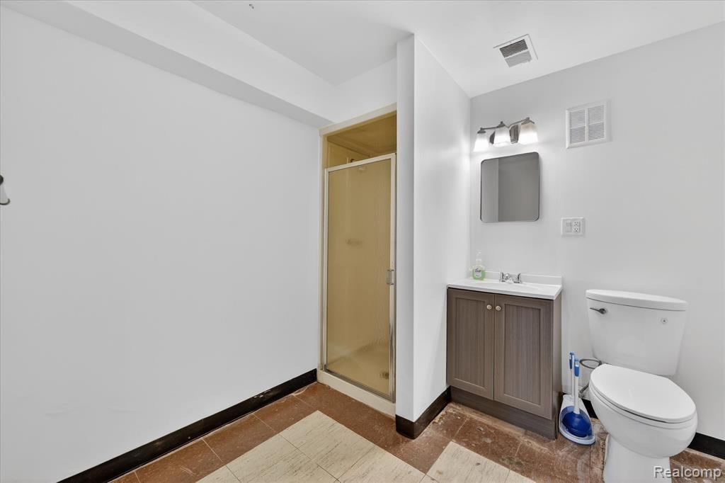 21770 Riverview Drive, Beverly Hills, MI 48025 — Photo 46
