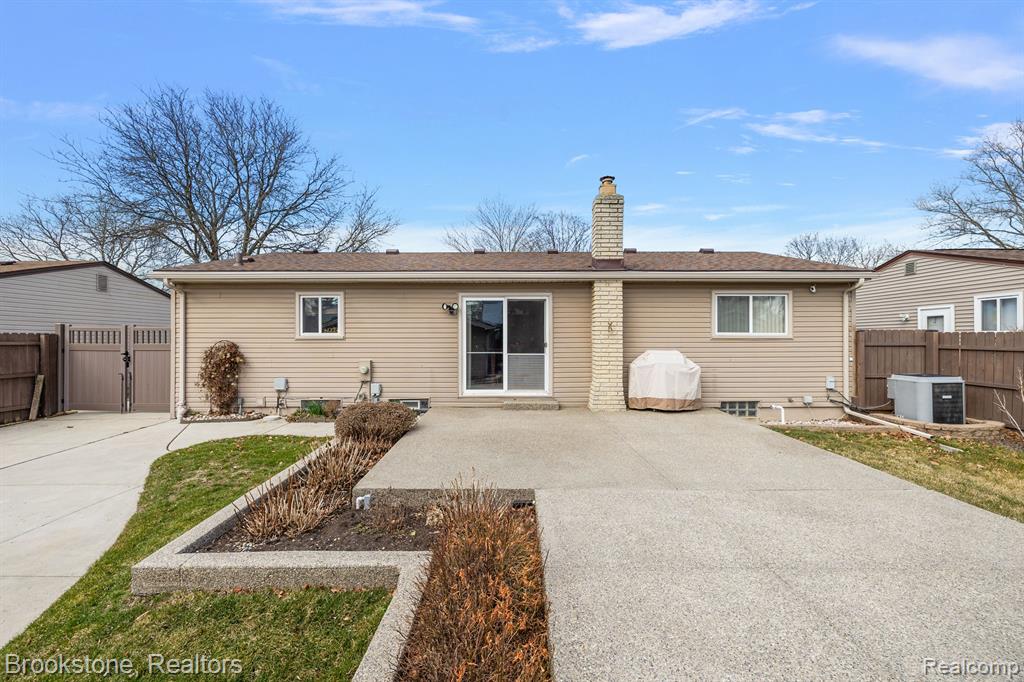43258 HYDE PARK Drive, Sterling Heights, MI 48313 — Photo 8