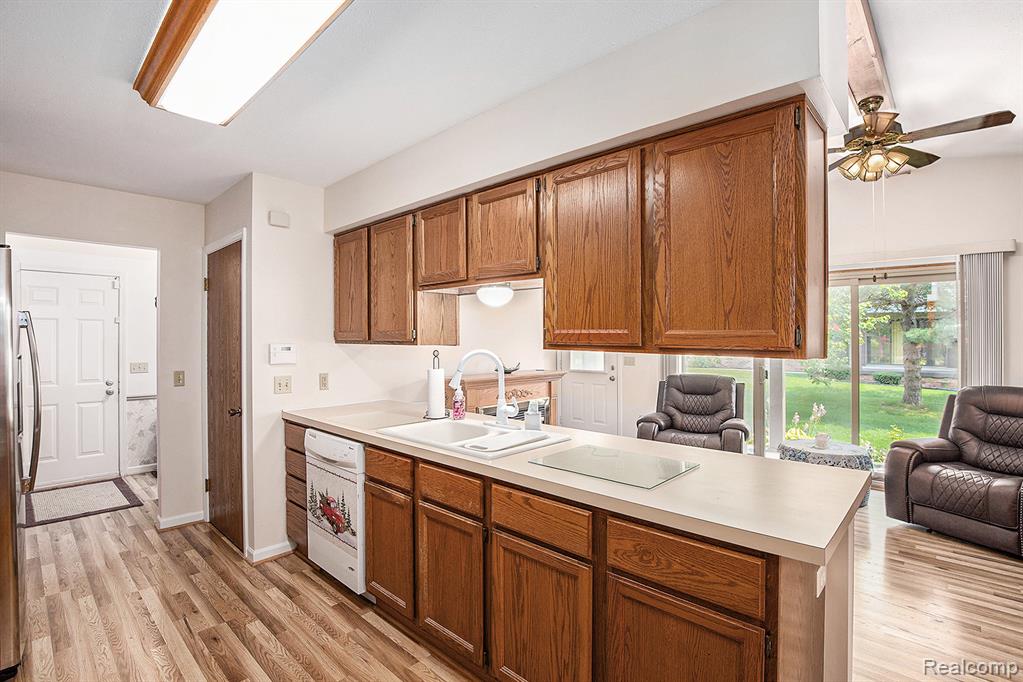 5045 Sandalwood Drive, Grand Blanc, MI 48439 — Photo 8