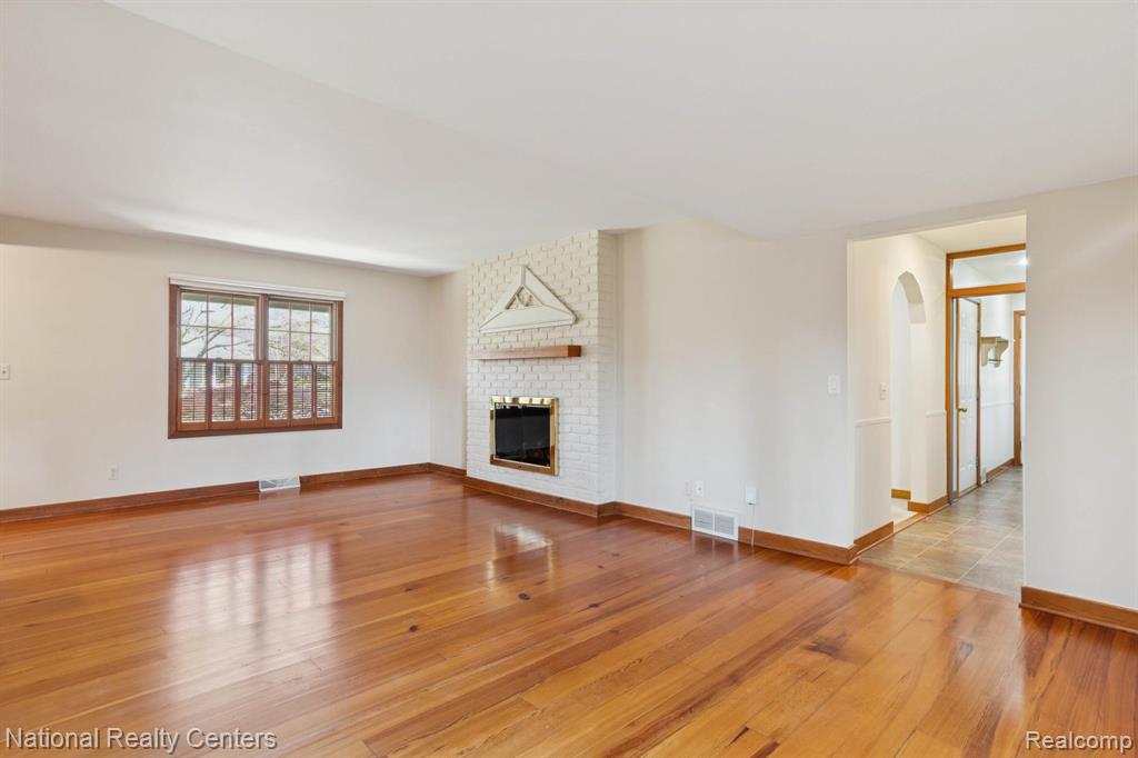 5621 Eastman Boulevard, West Bloomfield, MI 48323 — Photo 9
