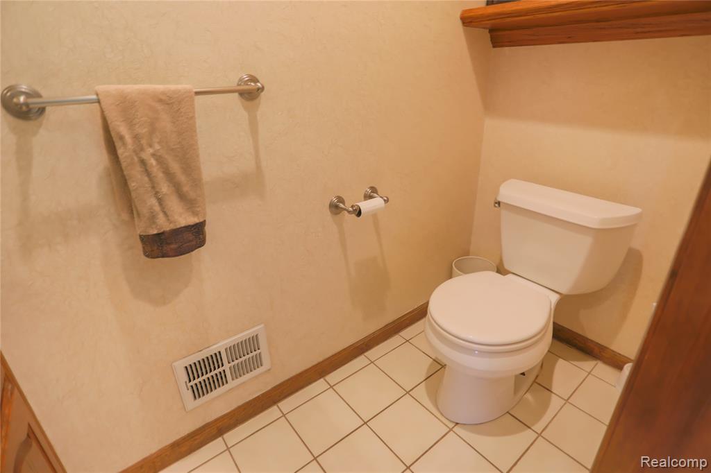 810 Box Canyon Court, Rochester Hills, MI 48309 — Photo 29