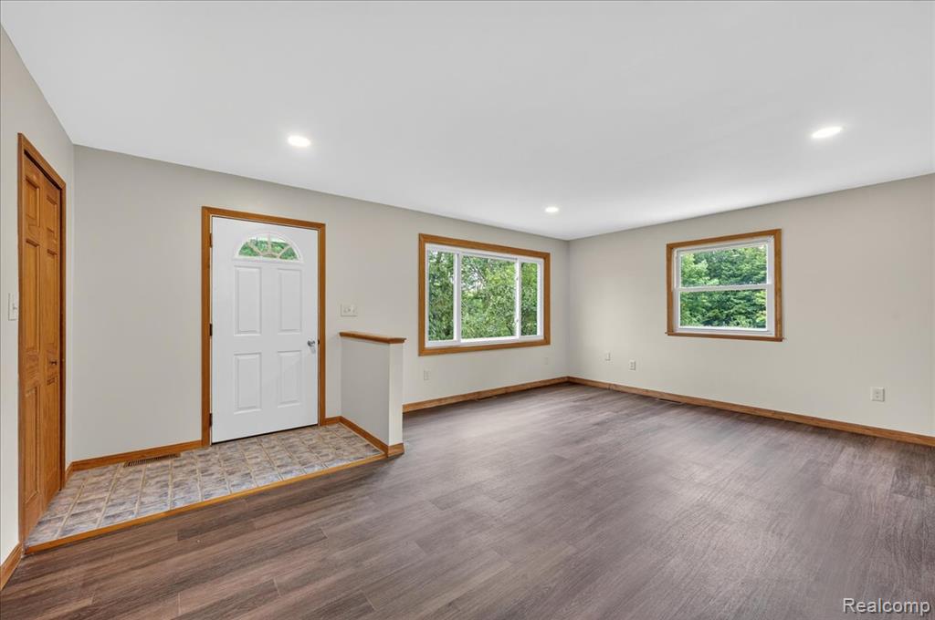 625 N Lake George Road, Attica, MI 48412 — Photo 9