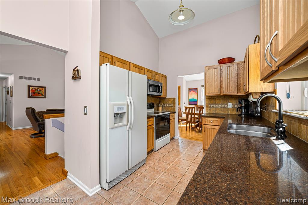 6555 Westphalia, West Bloomfield, MI 48324 — Photo 11