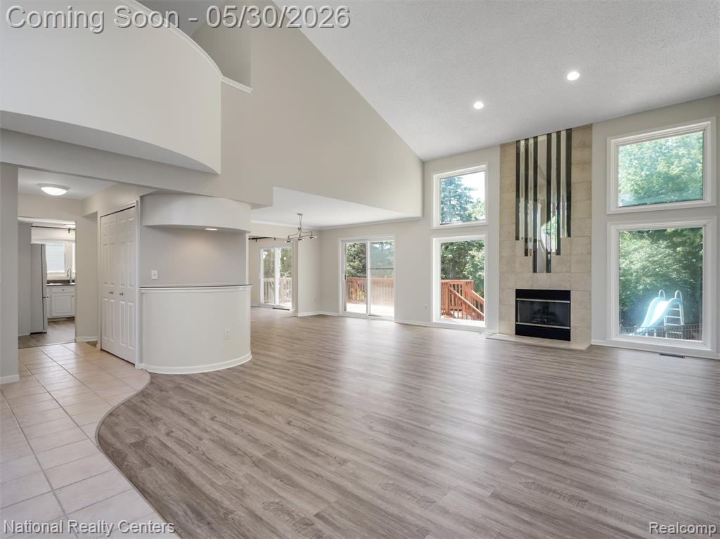 47245 N Pointe Drive, Canton, MI 48187 — Photo 5