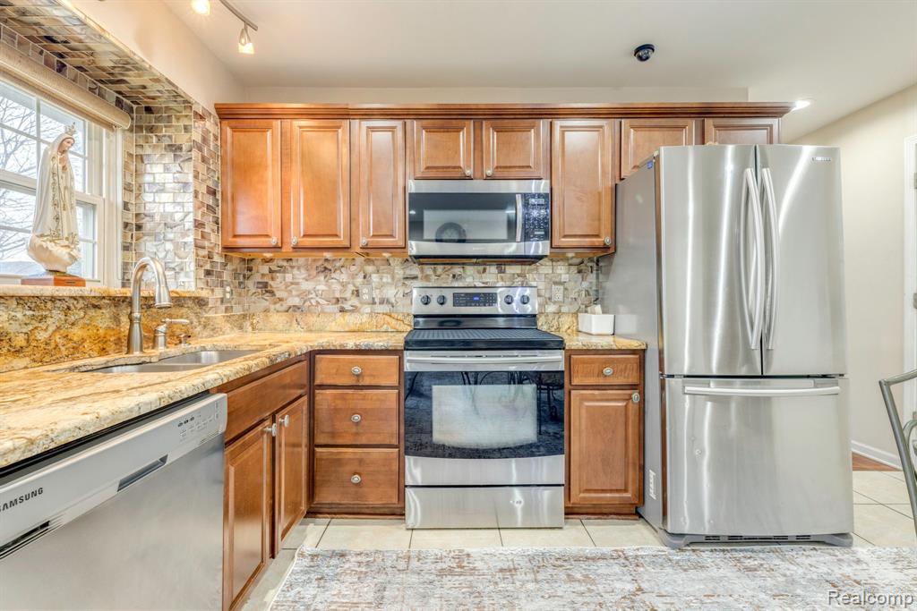 4021 RICHFIELD Drive, Sterling Heights, MI 48314 — Photo 16