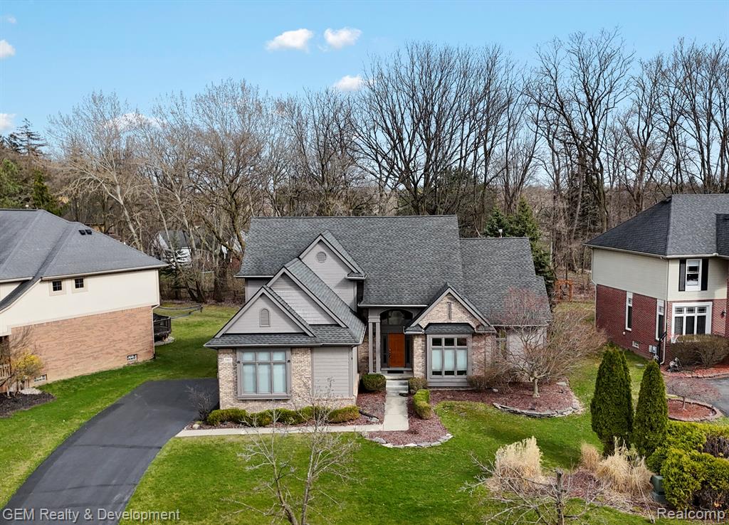 7487 KENNINGTON Boulevard, West Bloomfield, MI — Photo 2