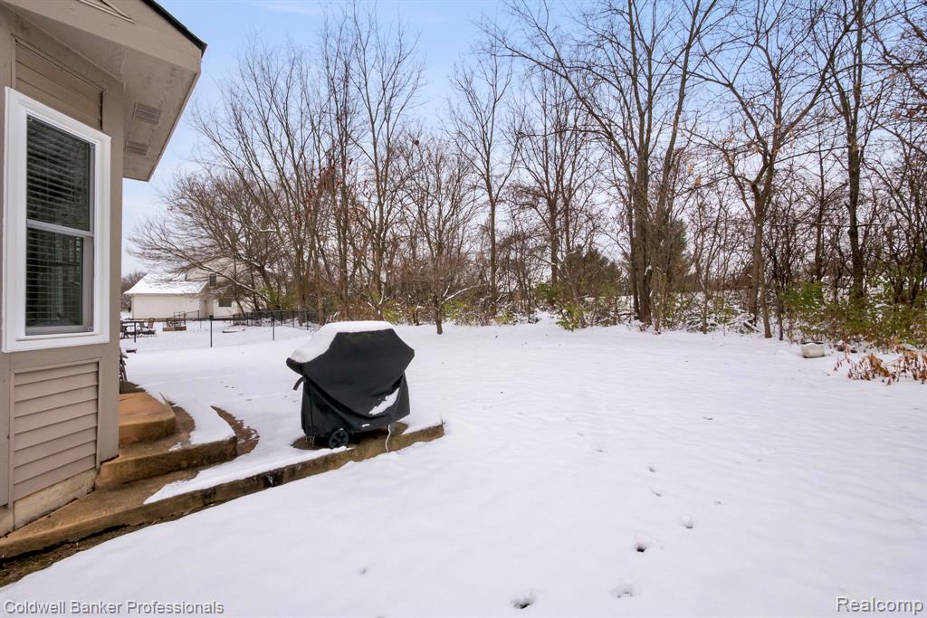 8525 Barrington Drive, Ypsilanti, MI 48198 — Photo 5