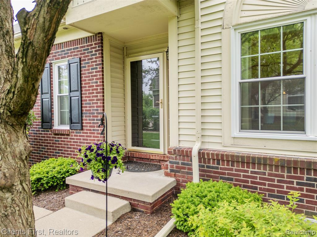 530 CONCORD Drive, Canton, MI 48188 — Photo 6