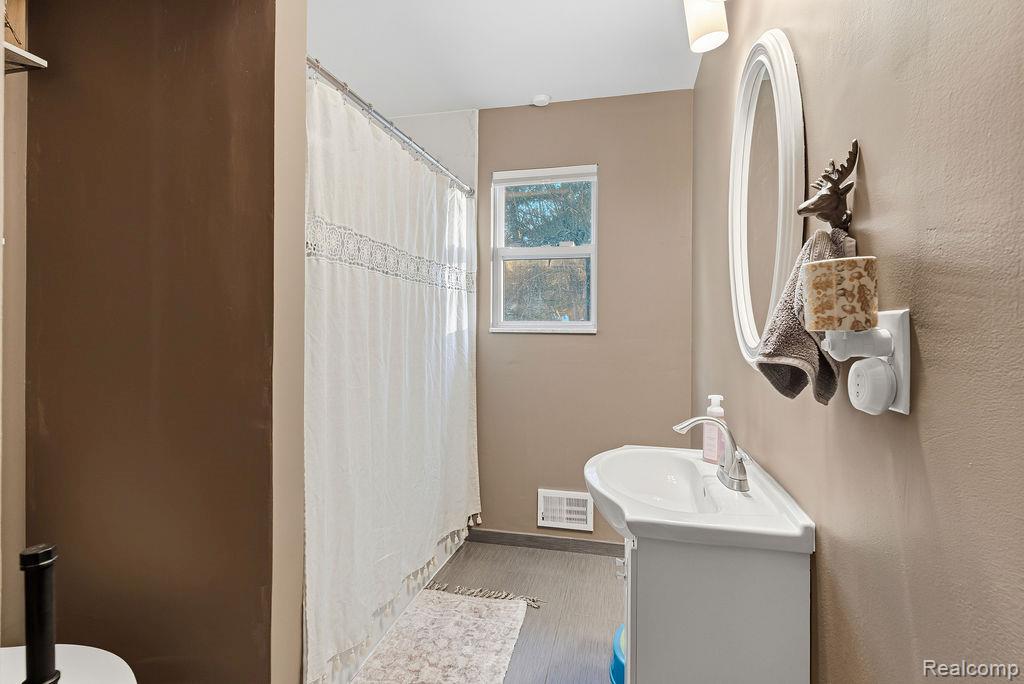 5216 S State Road, Goodrich Vlg, MI — Photo 19