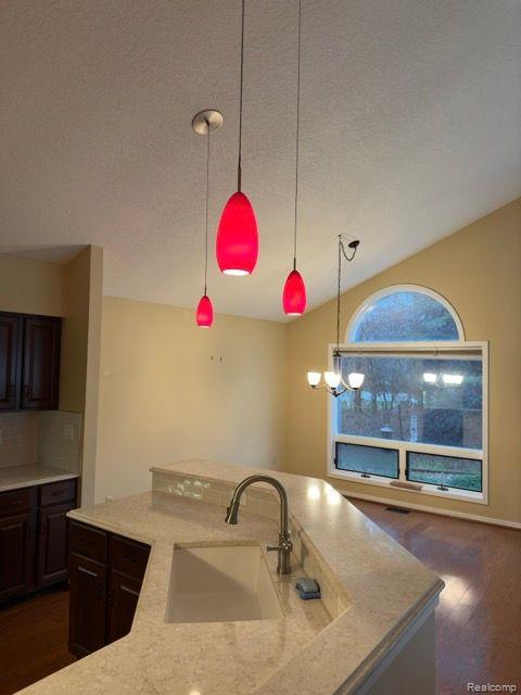 105 QUIET CREEK Circle, Chelsea, MI 48118 — Photo 8