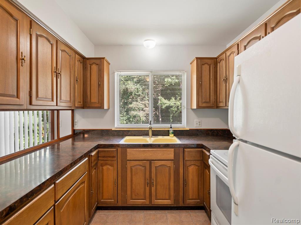 4875 Lockwood Drive, Washington, MI — Photo 24