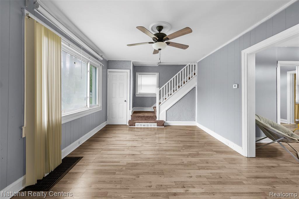 686 N Perry Street, Pontiac, MI 48342 — Photo 9