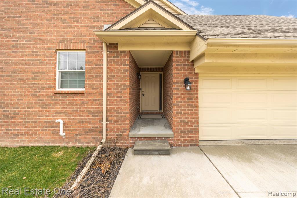 48582 EASTBRIDGE Drive, Canton, MI 48188 — Photo 3