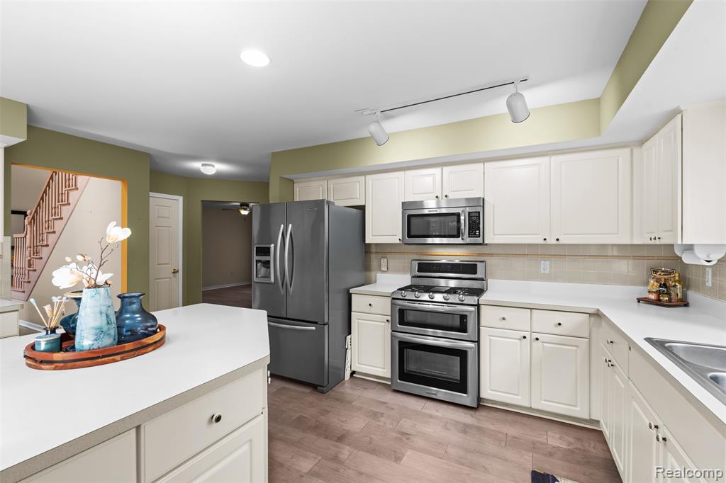 19550 Shorecrest Drive, Clinton Twp, MI 48038 — Photo 18