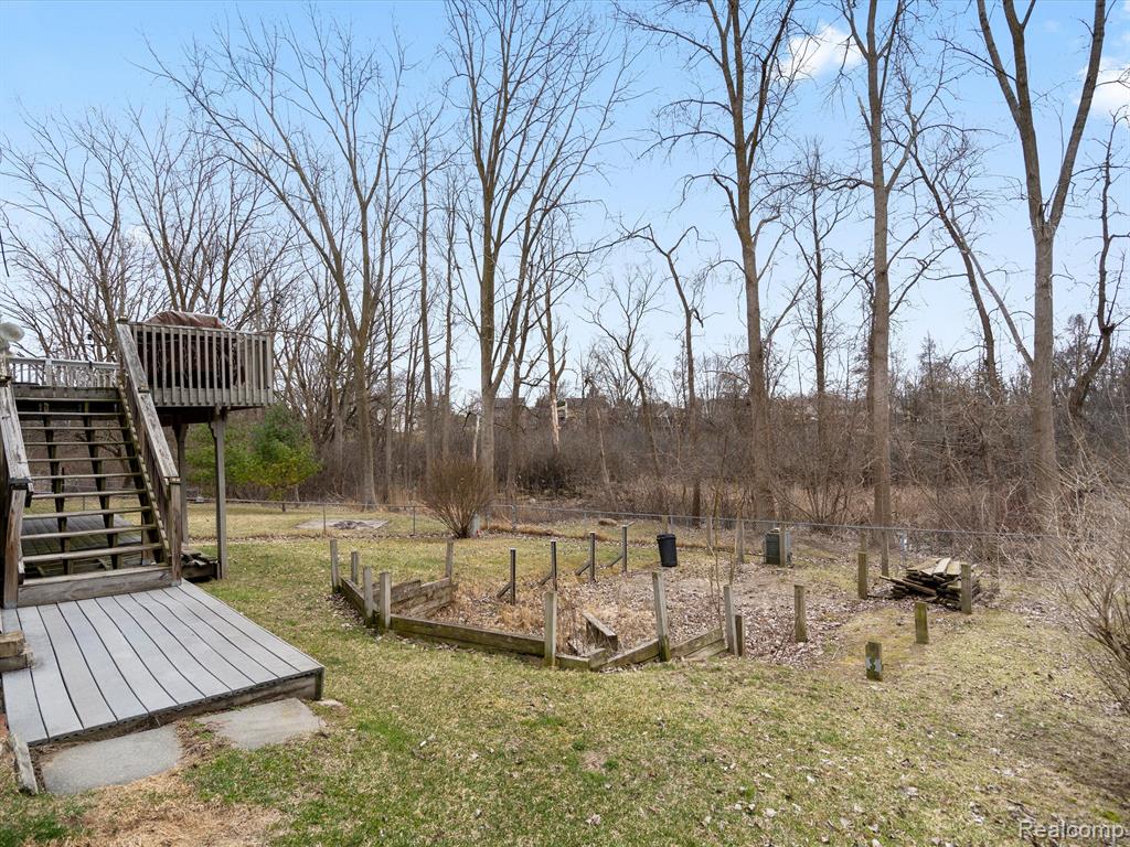 4872 LORE Drive, Waterford, MI 48329 — Photo 40