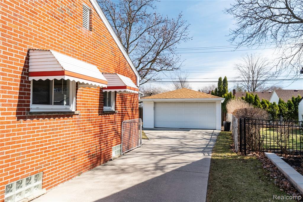 9042 Harrison Street, Livonia, MI 48150 — Photo 3