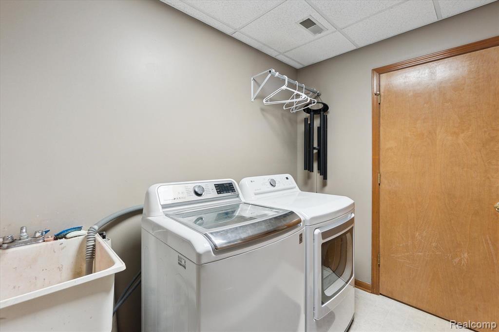7694 THUNDER BAY Drive, Pinckney, MI 48169 — Photo 37
