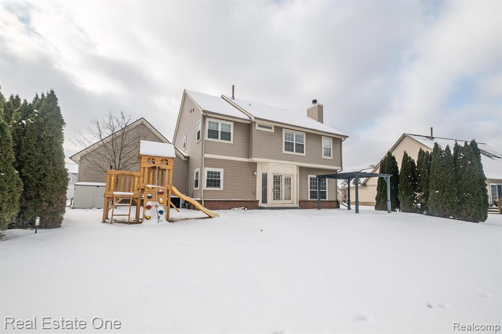 1092 CHESTNUT Lane, South Lyon, MI 48178 — Photo 60