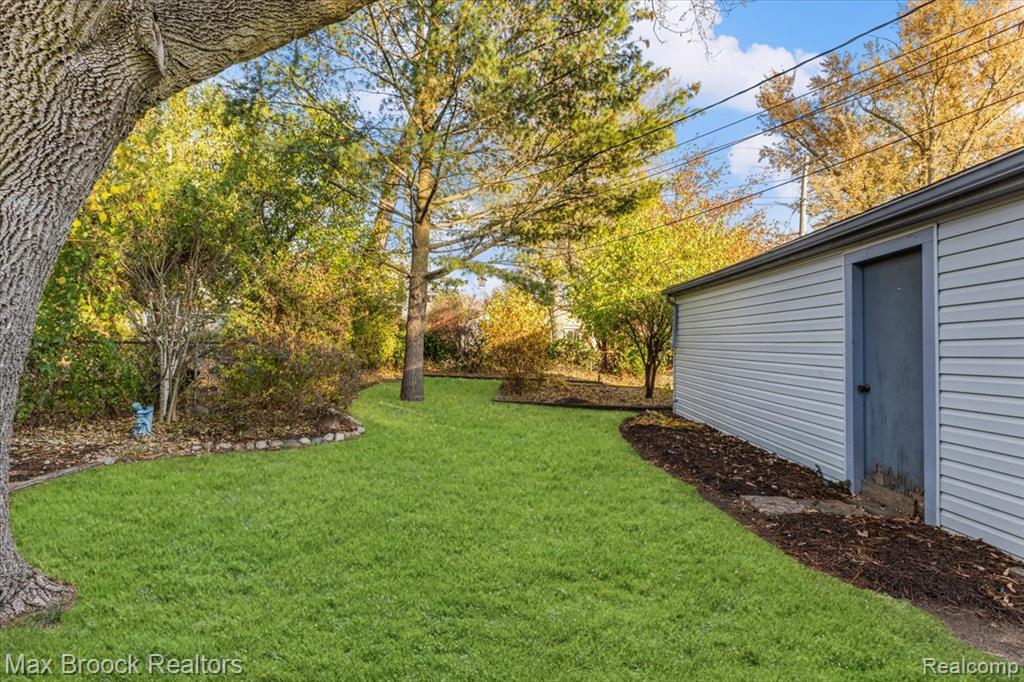 4514 Thorncroft Avenue, Royal Oak, MI 48073 — Photo 18