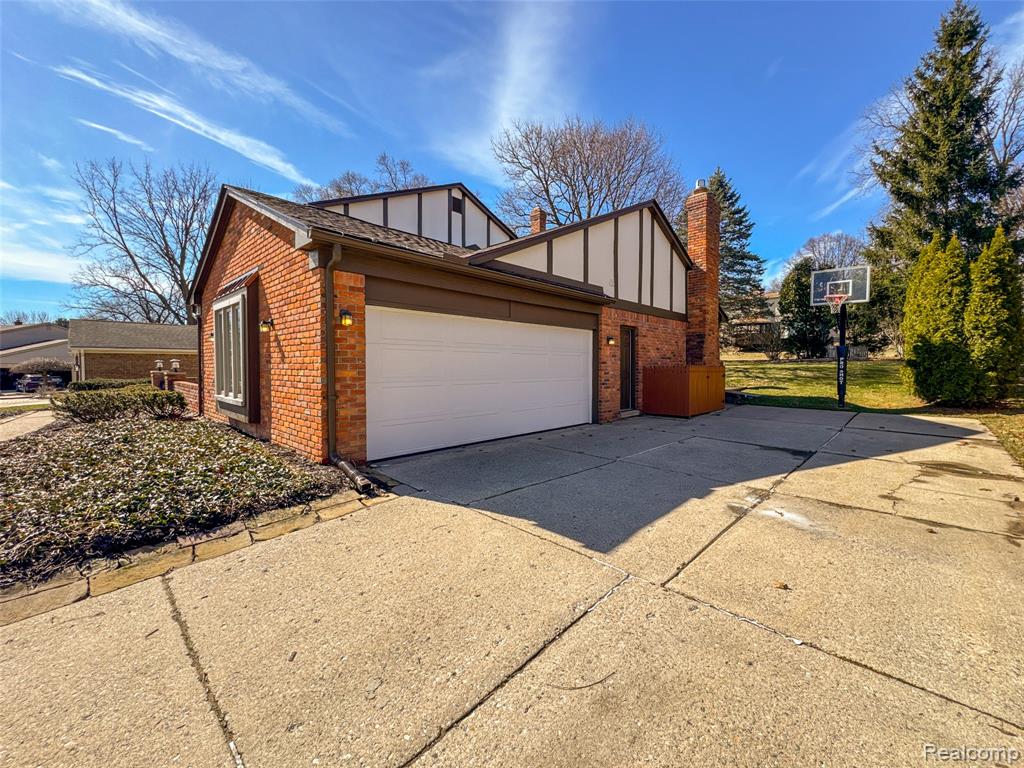 5363 Clearview Drive, Troy, MI 48098 — Photo 9