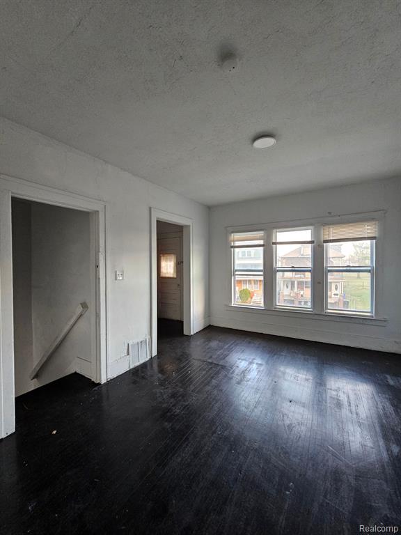 9421 RAVENSWOOD Street, Detroit, MI 48204 — Photo 12
