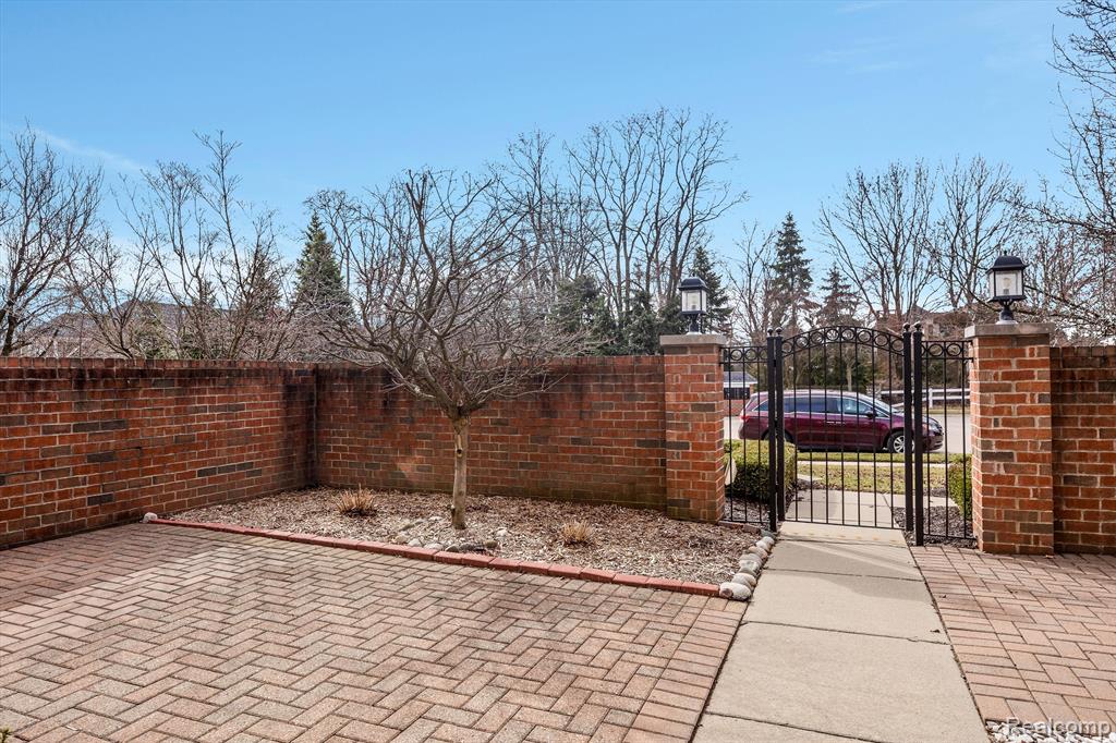 758 SEABISCUIT Drive, Troy, MI 48084 — Photo 46