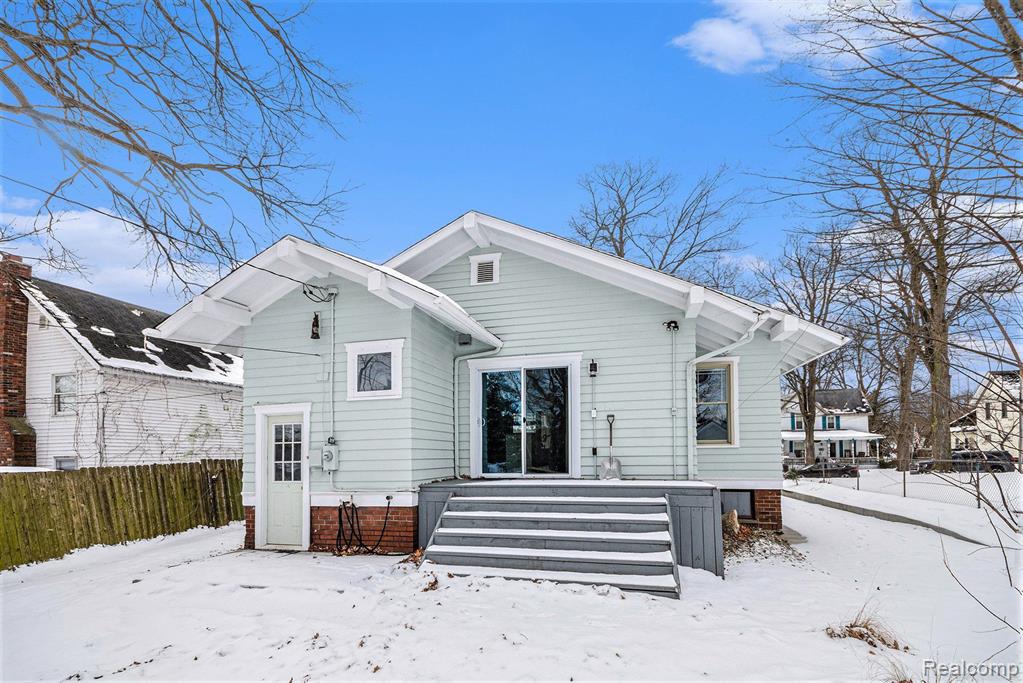 682 PINE Street, Lapeer, MI 48446 — Photo 17