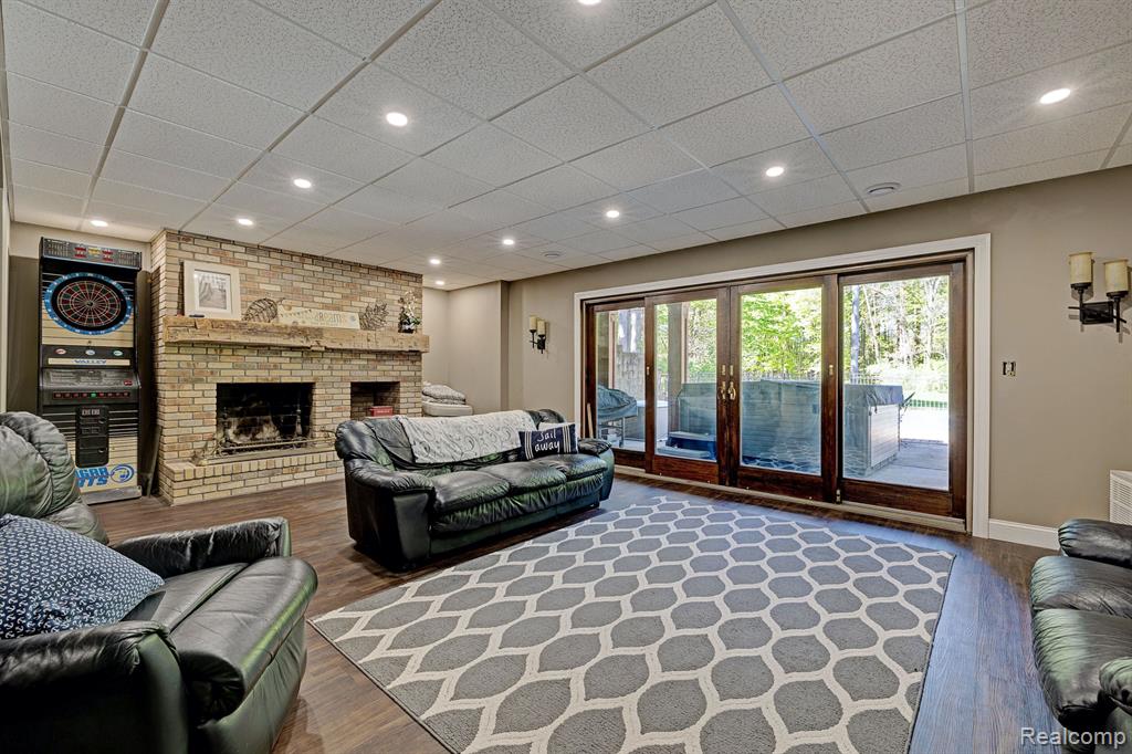 900 ROLLING PINES Drive, Ortonville, MI 48462 — Photo 55