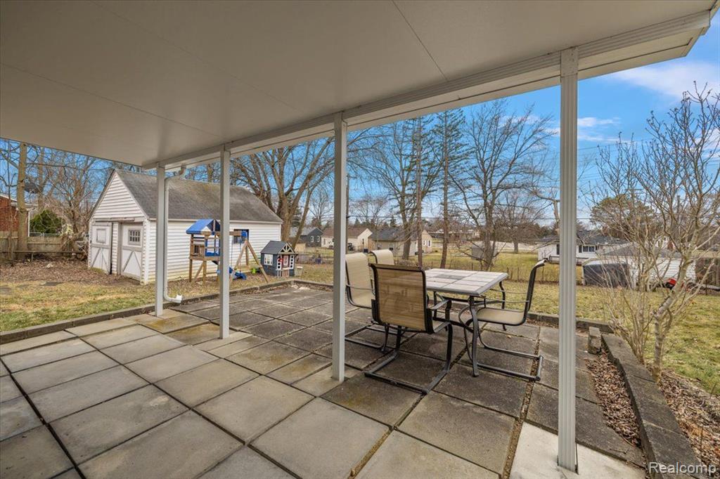 42 S AVERY Road, Waterford, MI 48328 — Photo 36